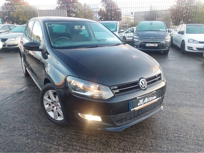 2012 - Volkswagen Polo Manual