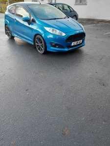 2015 - Ford Fiesta Manual