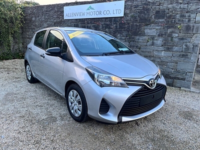 2015 - Toyota Yaris Manual