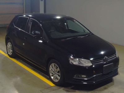 2014 - Volkswagen Polo Automatic