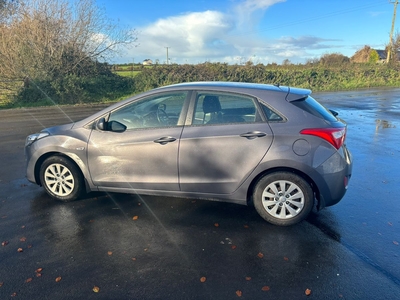 2016 - Hyundai i30 Manual