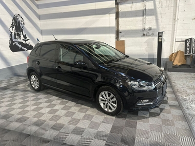 2017 - Volkswagen Polo Automatic