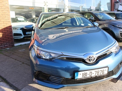 2018 - Toyota Auris Manual