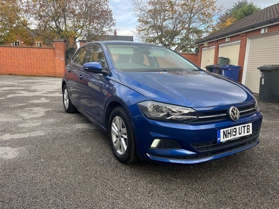 2019 - Volkswagen Polo Manual