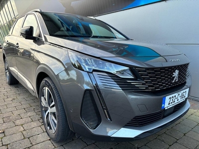 2023 - Peugeot 5008 Automatic