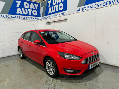 2016 (161) Ford Focus