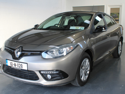 2016 (161) Renault Fluence