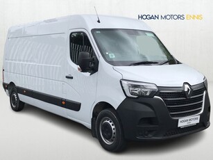 2024 (242) Renault Master