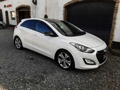 2014 - Hyundai i30 Manual