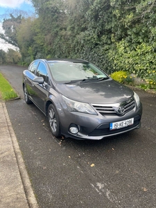 2015 - Toyota Avensis Manual