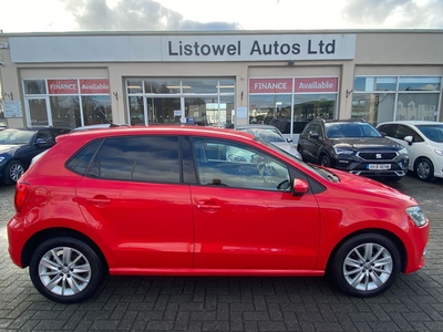 2015 - Volkswagen Polo Automatic