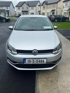 2015 - Volkswagen Polo Manual