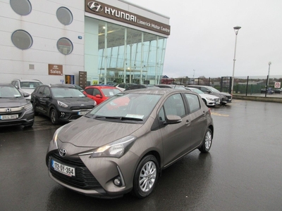 2017 - Toyota Yaris Manual