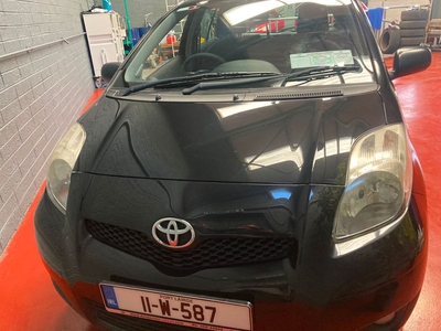 2011 (11) Toyota Yaris