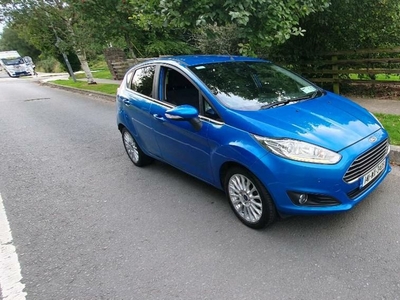 2014 - Ford Fiesta Manual