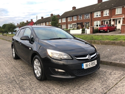 2016 - Vauxhall Astra Manual