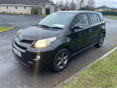 TOYOTA URBAN CRUISER