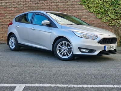 2016 (161) Ford Focus