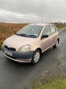 2000 - Toyota Yaris Manual