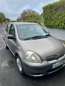 2005 - Toyota Yaris Manual