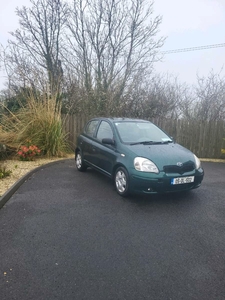 2005 - Toyota Yaris Manual