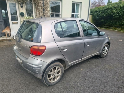 2005 - Toyota Yaris Manual