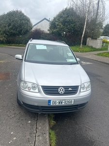 2006 - Volkswagen Touran Manual