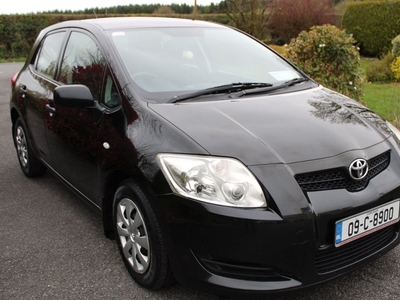 2009 - Toyota Auris Manual