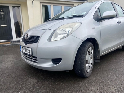 2009 - Toyota Yaris Manual