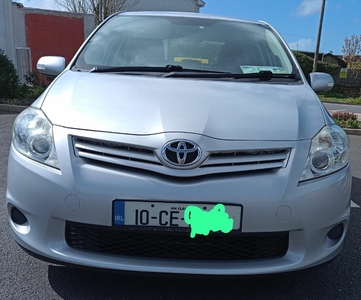 2010 - Toyota Auris Manual