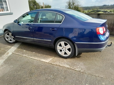 2010 - Volkswagen Passat Manual