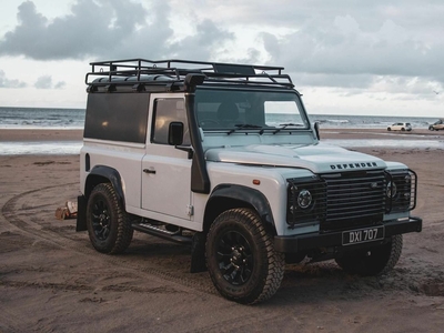 2011 - Land Rover Defender Manual