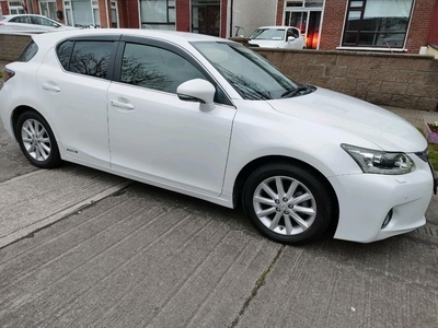 2011 - Lexus CT Automatic