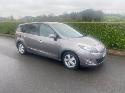 2011 - Renault Grand Scenic Manual