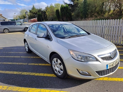 2011 - Vauxhall Astra ---