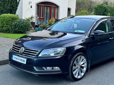 2011 - Volkswagen Passat Manual