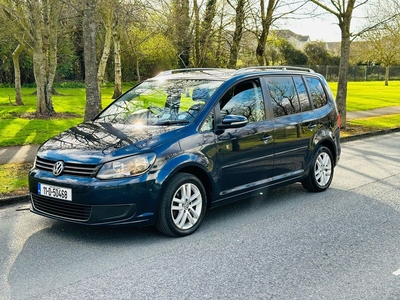 2011 - Volkswagen Touran Manual