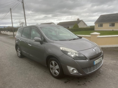 2012 - Renault Grand Scenic Manual