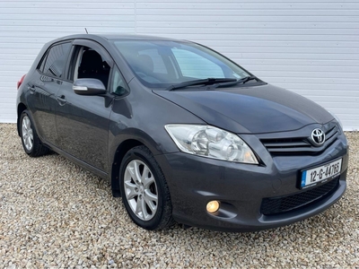 2012 - Toyota Auris Manual