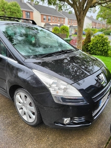 2013 - Peugeot 5008 Automatic