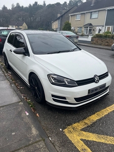 2013 - Volkswagen Golf Manual