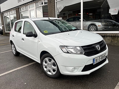 2016 - Dacia Sandero Manual