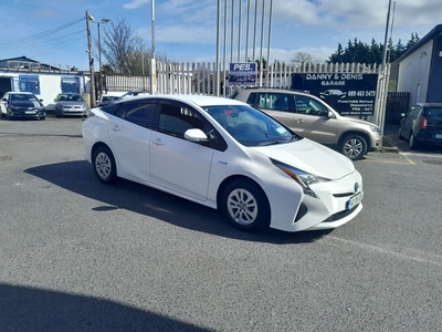 2016 - Toyota Prius Automatic