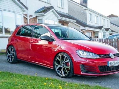 2016 - Volkswagen Golf Manual