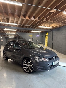 2016 - Volkswagen Golf Manual