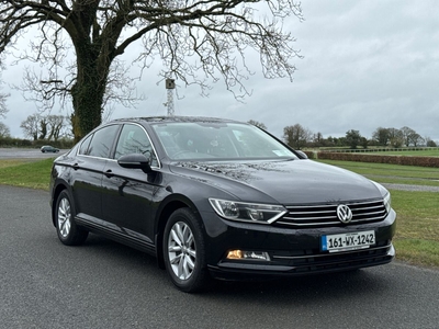 2016 - Volkswagen Passat Manual