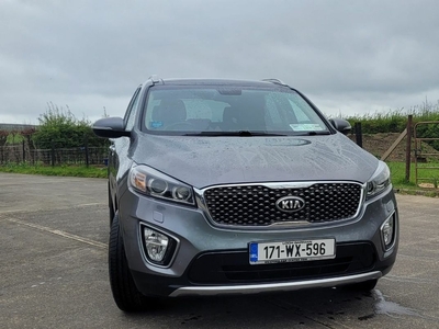 2017 - Kia Sorento Manual