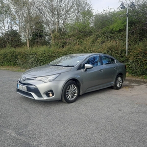 2017 - Toyota Avensis Manual