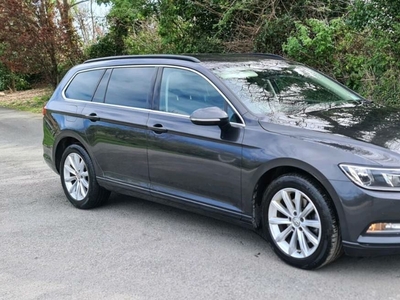 2019 - Volkswagen Passat Manual