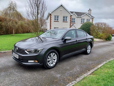 2019 - Volkswagen Passat Manual